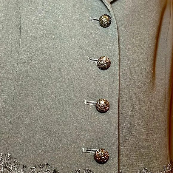 Tahari Lace Blazer Women’s 12 P Dressy Event Jacket Shoulder Pads Black Classic - Picture 8 of 16